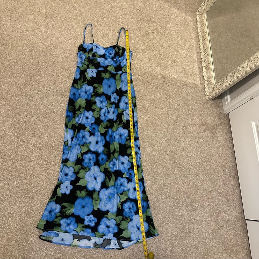 Selfie Leslie Low Back Floral Maxi Dress - Picture 8 of 8
